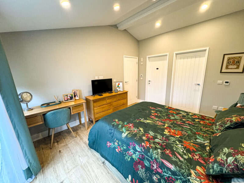 garden annexe bedroom idea